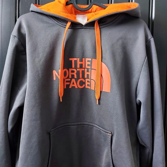🌱 NWOT The North Face Hoodie - Picture 2 of 5